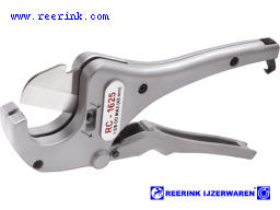 merk: Ridgid.
Voorzien van ratelmechanisme. Geschikt voor het knippen van pvc, cpvc, pex, pe, pb, multilaags en rubberen slangen. Buizen met een afmeting van 3-42 mm.